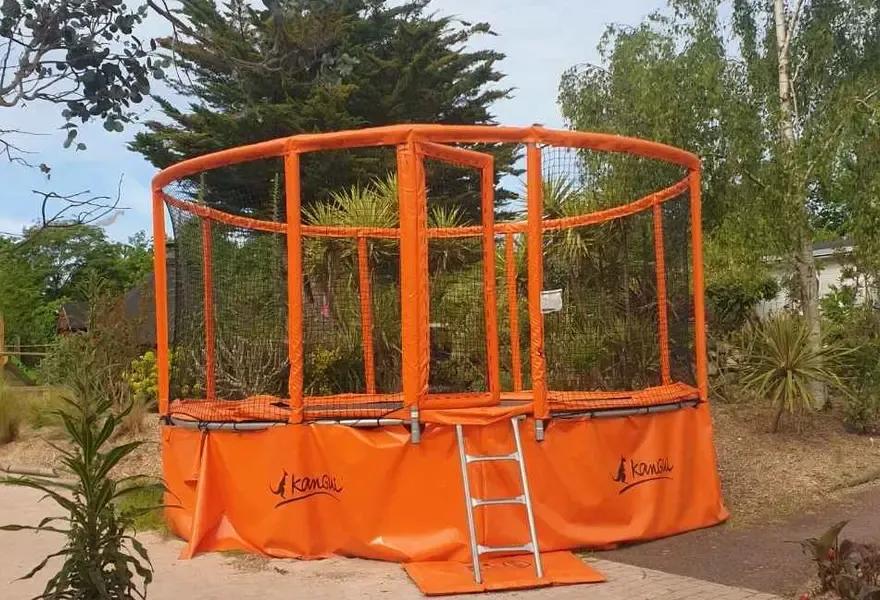 Trampoline enfants et grand nouvelle génération, au camping les parcs sur Pénestin